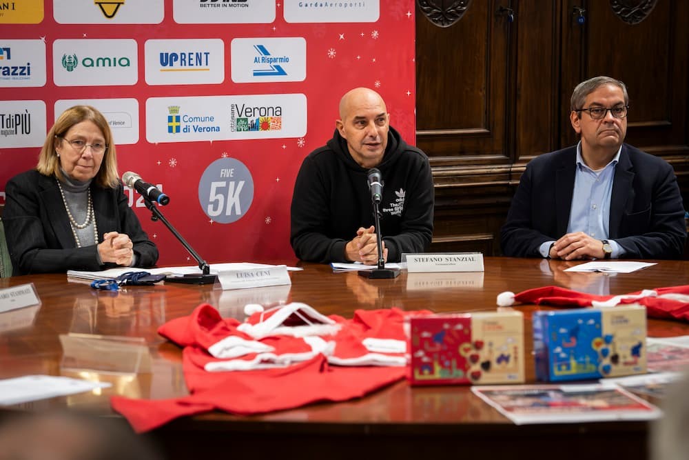 Presentata Avesani Verona Christmas Run, domenica 15 dicembre Verona si veste da Babbo Natale