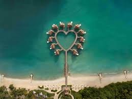 L’amore ha la forma del cuore. Con Sandals Resorts è romanticismo allo stato puro