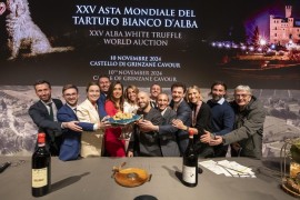 Al Castello di Grinzane va in scena la solidarietà: 395.500 euro raccolti nella XXV Asta Mondiale del Tartufo Bianco d’Alba®