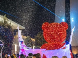 A Torino cade la neve: grande successo all’inaugurazione del Natale di Torino Outlet Village