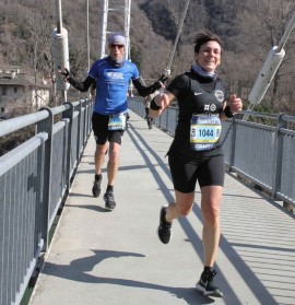 XXVI Mezza Due Laghi, domenica 2 marzo la mezza maratona si specchia nei laghi Maggiore e di Mergozzo