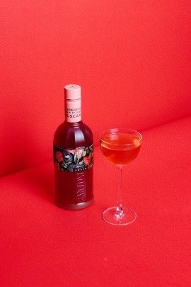 AMARO SANTONI: Il Rabarbaro e l'Iris scaldano l'aperitivo delle feste