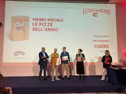 Gambero Rosso, la Piacentina di Stefano Chieregato è Pizza dell'Anno per Pizzerie d'Italia 2025