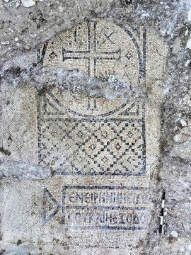 Nell’area di Kiryat Gat nel sud di Israele rinvenuto un Monastero Bizantino con mosaico e iscrizioni