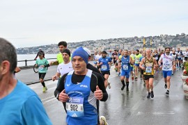 Il cuore della staffetta di Napoli City Half Marathon batte per il Charity Program. Si corre domenica 23 febbraio 2025