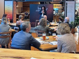 Riparte Beer&Comedy da Eataly Roma. Ogni giovedì sera Stand-Up Comedy, birra artigianale e specialità culinarie per uno spettacolo all’insegna del divertimento e del gusto   