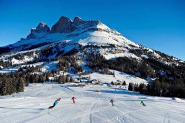 Aumenta la voglia di sci su tutto l'arco alpino, neve e turisti in crescita anche sull'Appennino per le vacanze di Natale 