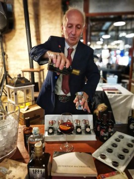 Il Balsamico di Modena IGP che non ti aspetti...Si fa cocktail per il Natale 2024