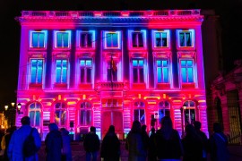 BRUXELLES si accende con le opere d'arte luminose del BRIGHT FESTIVAL nel weekend degli innamorati