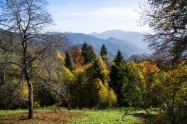 Foliage d'autunno: due weekend per vivere il fascino dei colori dell'Alta Val Brembana e dei suoi borghi