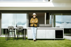 Joe Bastianich x Fògher: la nuova cucina outdoor celebra convivialità, design e passioni