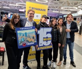 RYANAIR celebra 15 milioni di passeggeri all'aeroporto di Lamezia con il lancio della nuova rotta verso Tirana